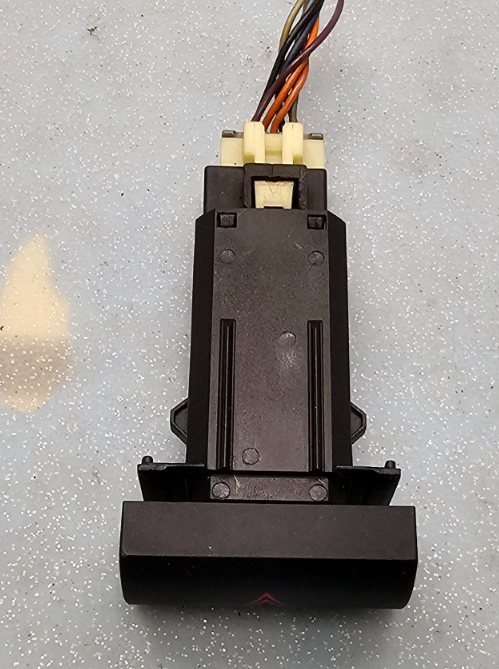 🔥01-03 Saturn L200 L300 LW200 L100 LS1  Hazard Flasher Emergency Light Switch 