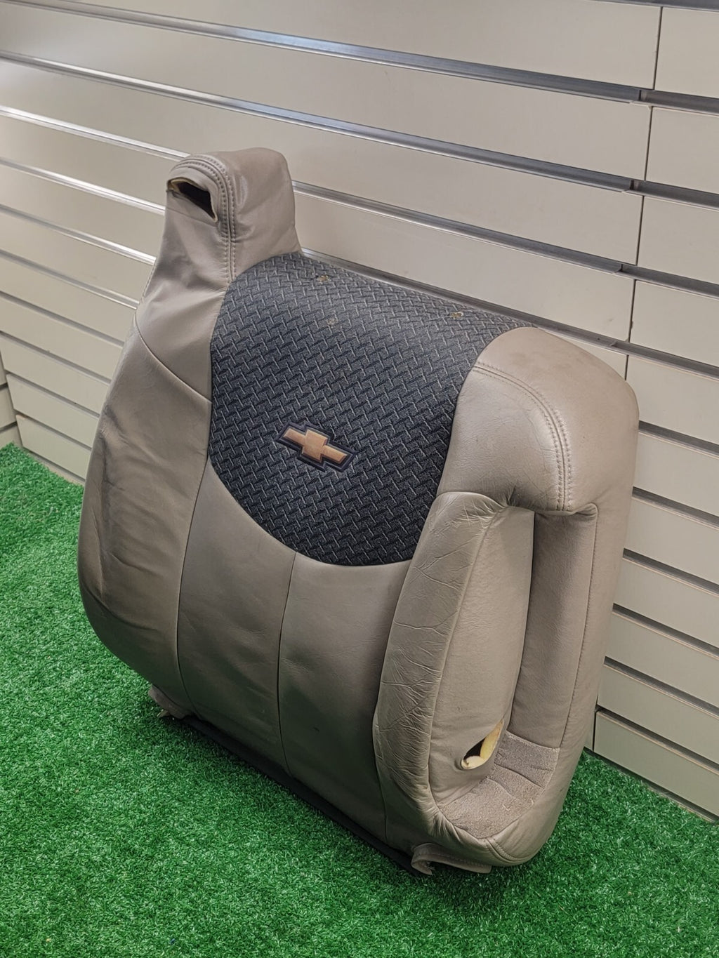 99-06 Chevy Silverado Tahoe Sierra seat rest cushion leather front right V3 Tan