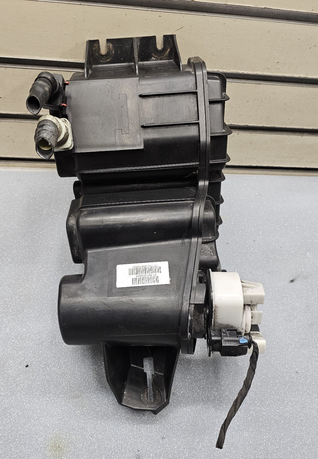 🔥13-16 Dodge Dart Chrysler 200 Jeep Cherokee Fuel Charcoal Vapor Canister 2.4L