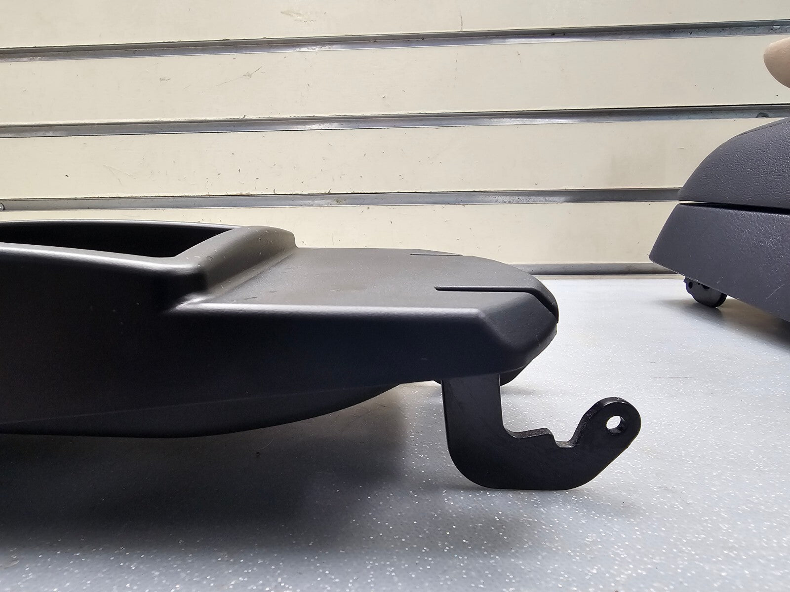 🔥11-14 HYUNDAI SONATA FRONT CENTER CONSOLE ARM REST LID COVER TOP PAD BLACK OEM