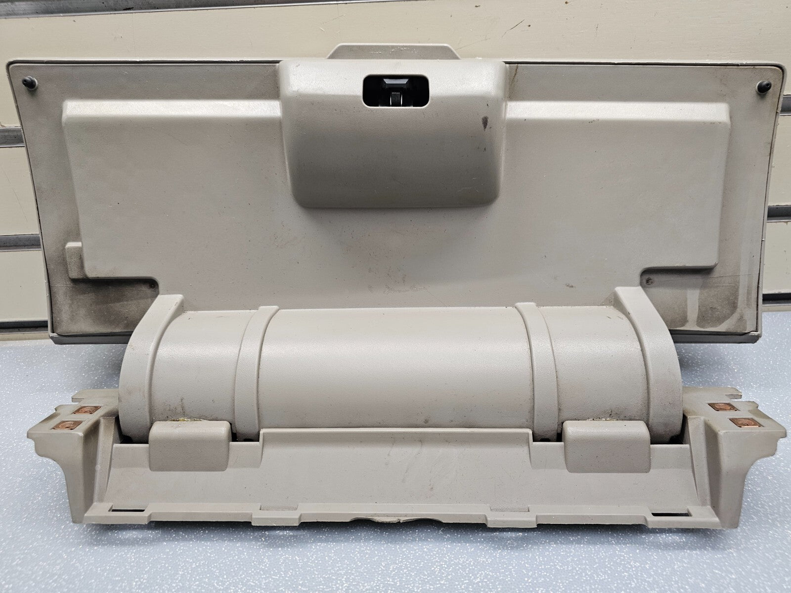 🔥13-18 DODGE RAM LARAMIE UPPER GLOVE BOX STORAGE COMPARTMENT DOOR ASSEMBLY TAN