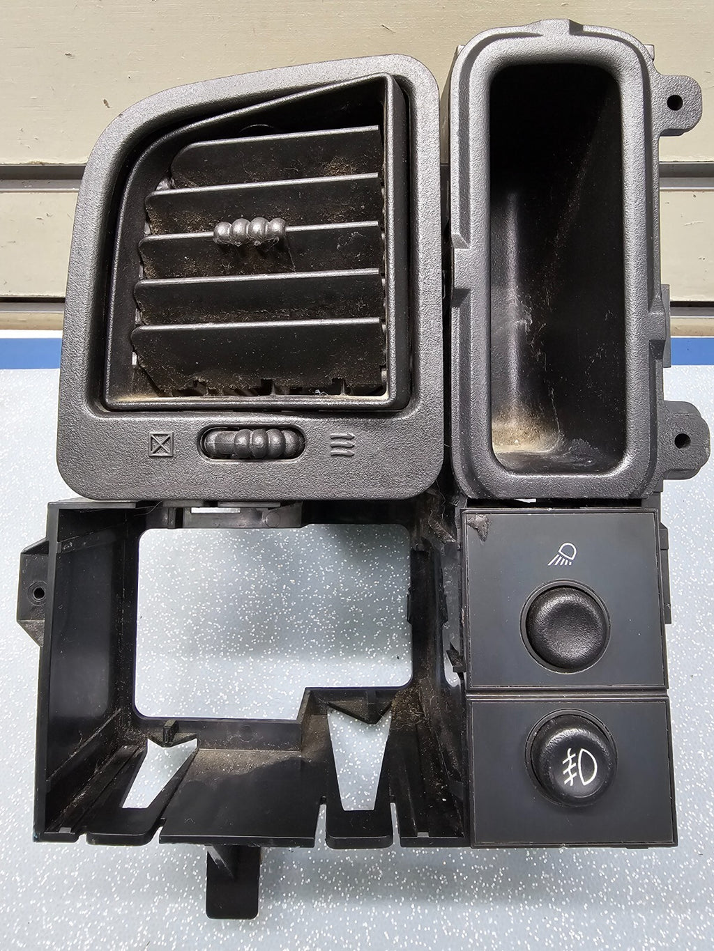 🔥99-06 Chevy Silverado Sierra Headlight Switch left Driver Air Vent black HS19