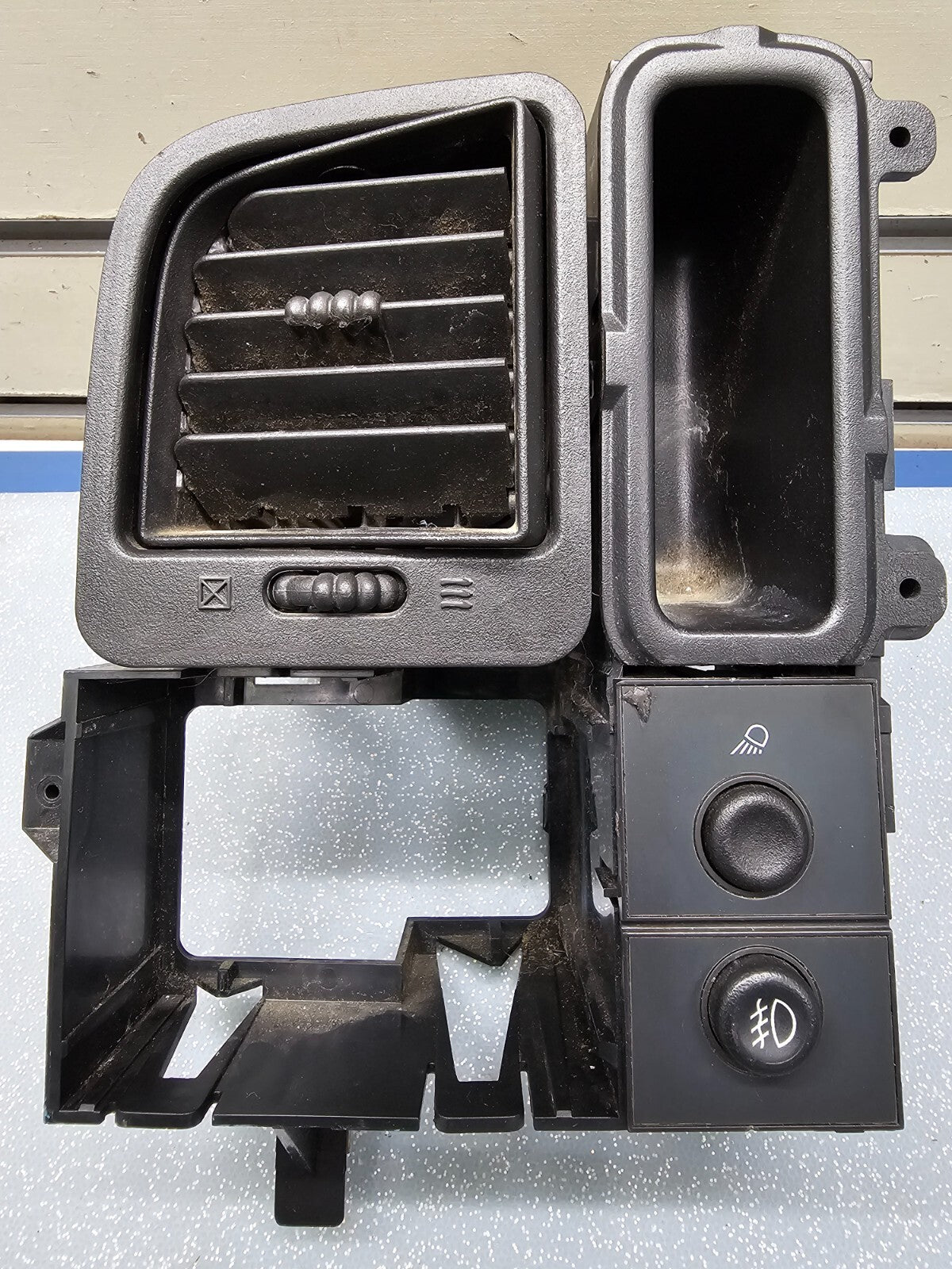 🔥99-06 Chevy Silverado Sierra Headlight Switch left Driver Air Vent black HS19