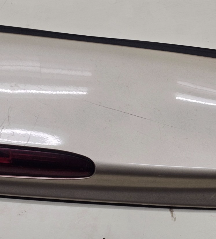 🔥2002-2009 Chevrolet Trailblazer Rear Hatch Spoiler Brake Light White OEM SP2