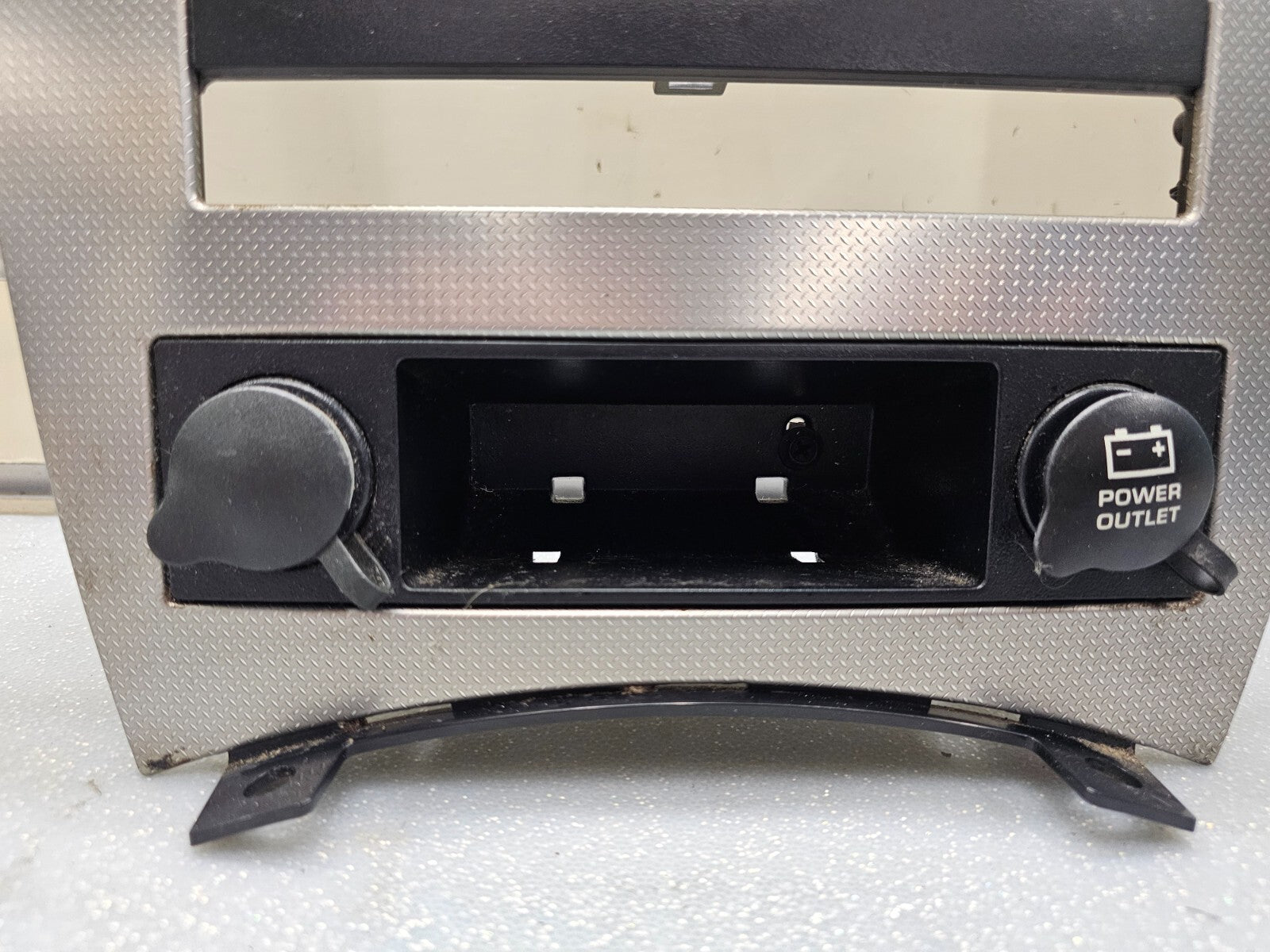 🔥08-10 Grand Cherokee Center Dash Radio Bezel Trim Panel Climate Control silver