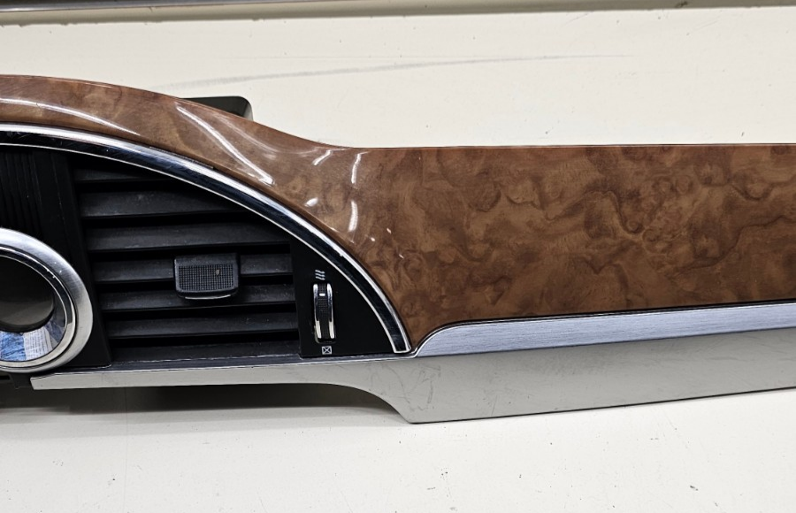 🔥08-12 BUICK ENCLAVE Center Dash Clock Instrument Panel Trim Woodgrain Silver