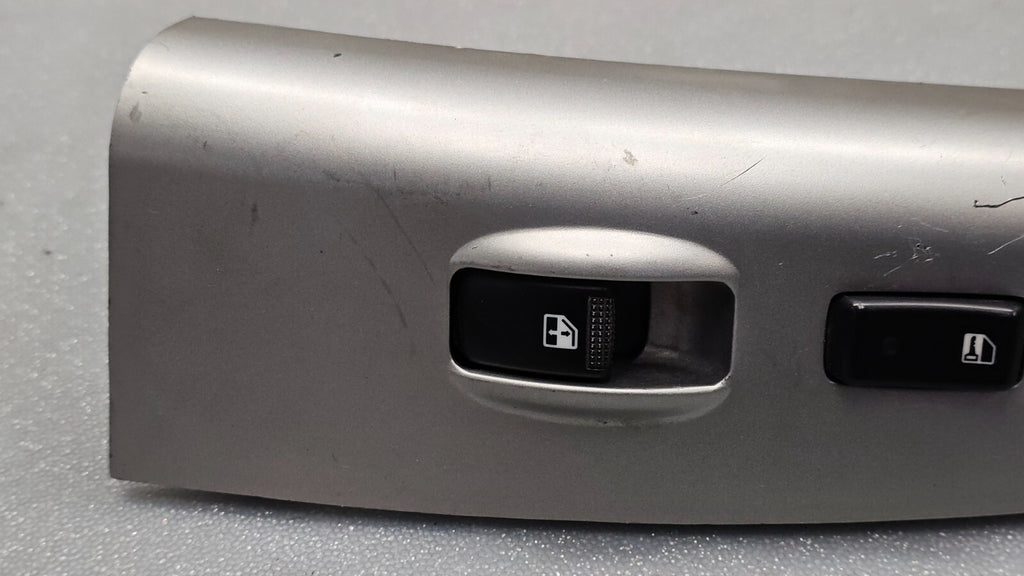 🔥05-10 Kia Sportage Front Right Passenger Window Control Switch Bezel Silver