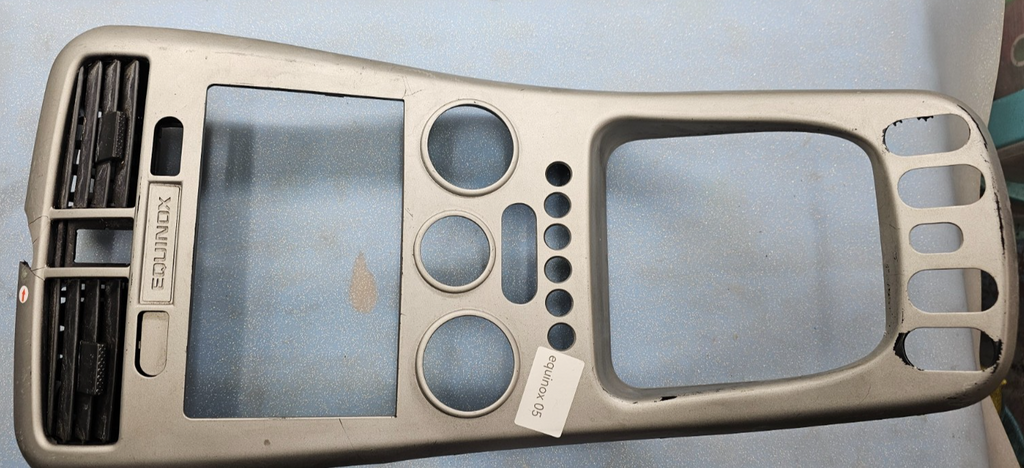🔥05-06 Chevrolet Equinox Center Dash Radio Climate Bezel Surround Trim Silver