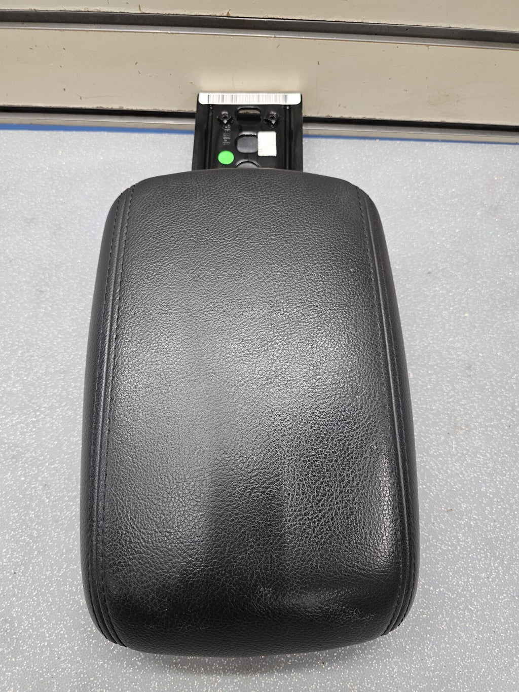 🔥2012-2014 Ford Focus  Console Armrest Lid Cover Leather Center SHORT Black OEM