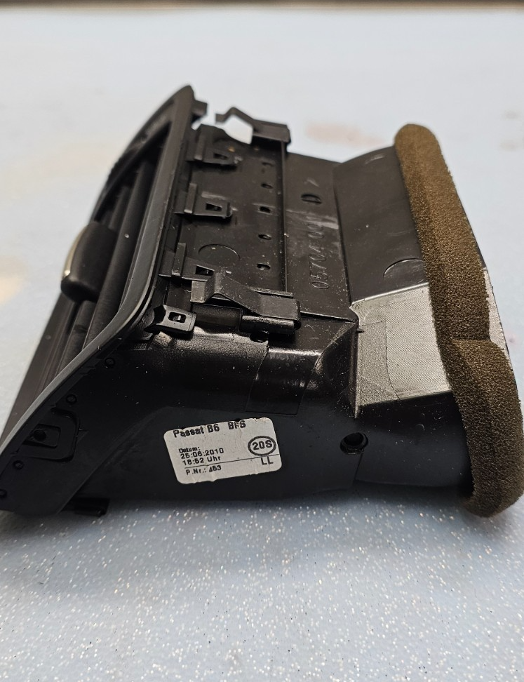 🔥08-12 VW CC Passat Dash Right Passenger Air A/C AC Vent Heater Panel Black