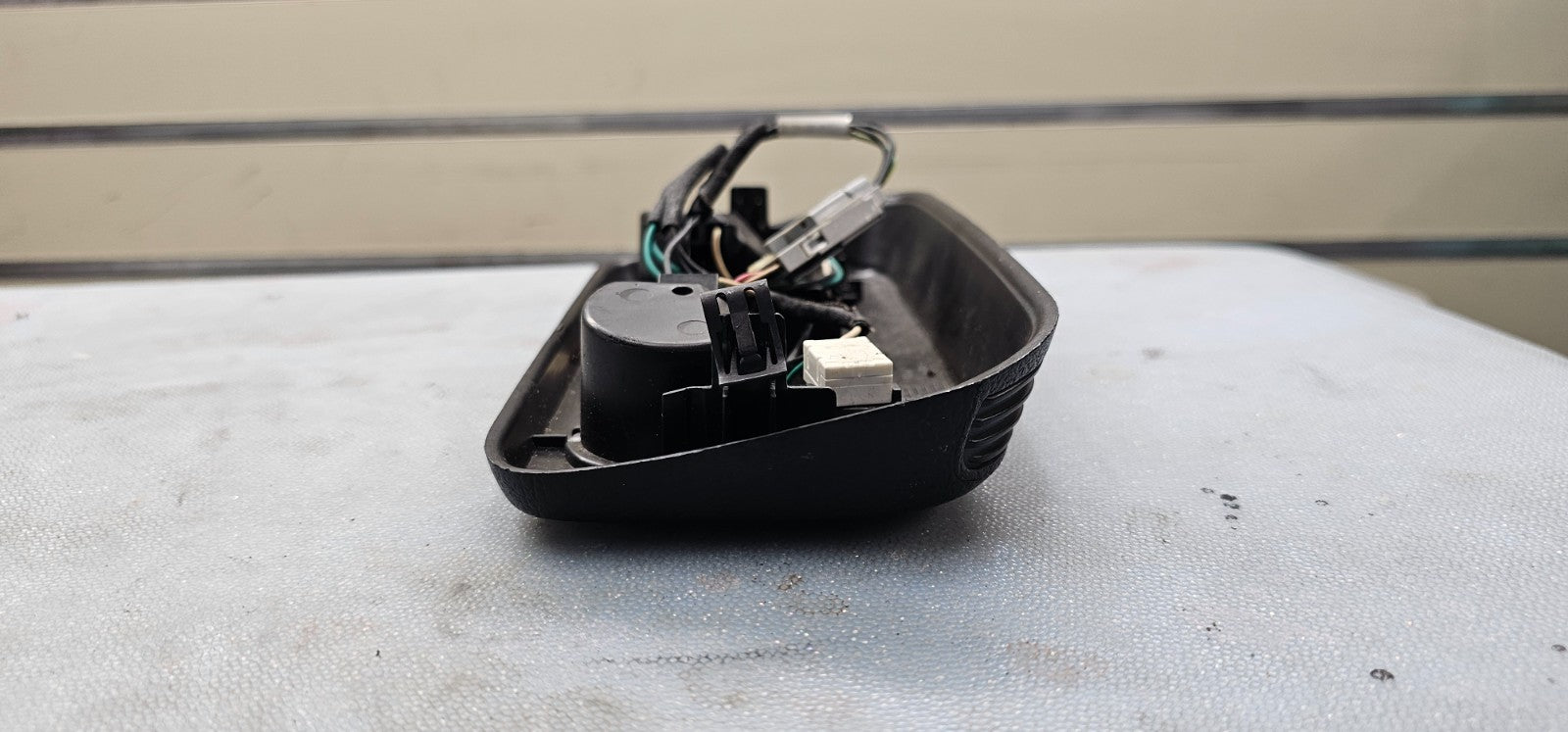 🔥05-09 FORD MUSTANG OVERHEAD VANITY DOME LIGHT ASSEMBLY BLACK OEM