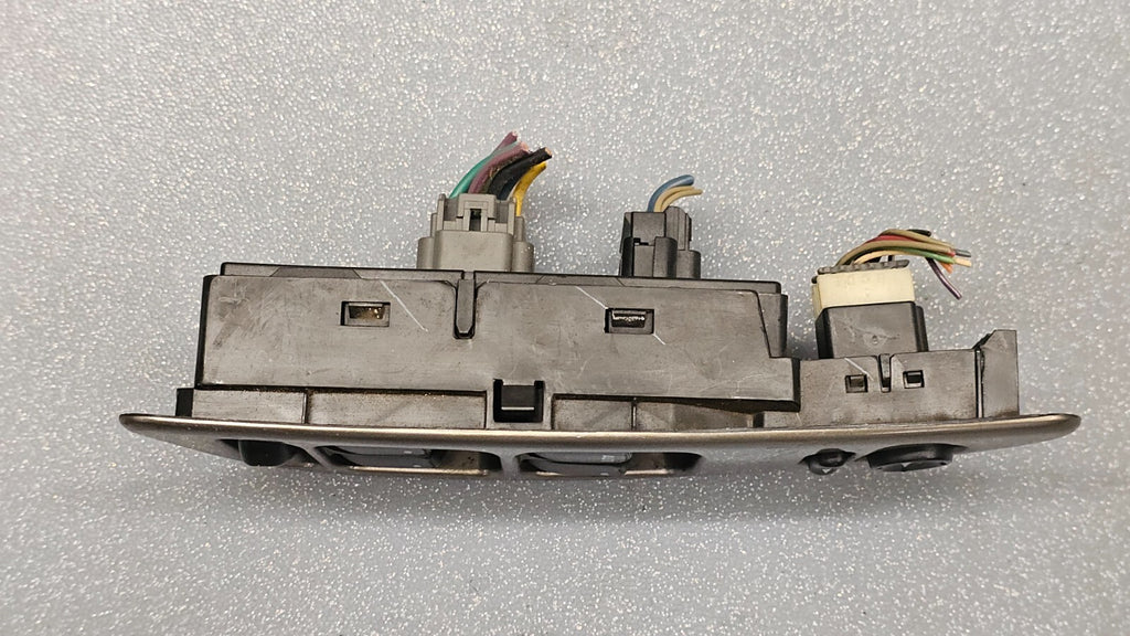 04-07 MALIBU LEFT DRIVER MASTER POWER WINDOW DOOR CONTROL SWITCH ASSEMBLY SILVER