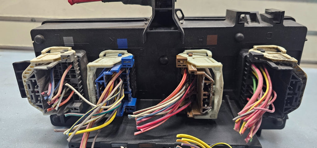 🔥2006 DODGE RAM FUSE BOX RELAY TIPM TOTALLY INTEGRATED POWER MODULE ASSEMBLY