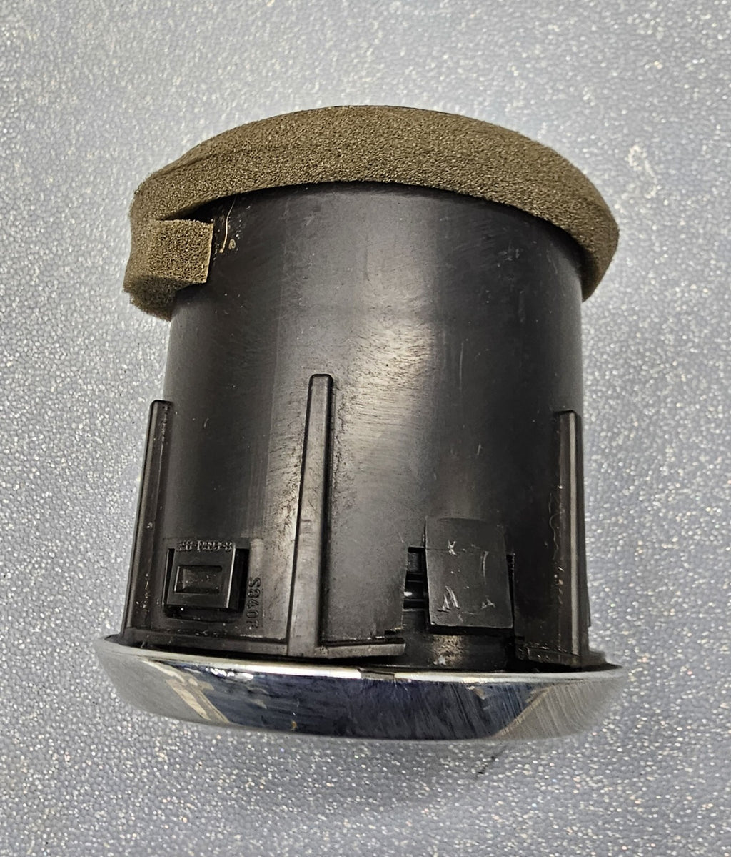 🔥05-09 MUSTANG CENTER DASH AIR VENT HEATER FILTER CONDITIONING TRIM OEM BLACK