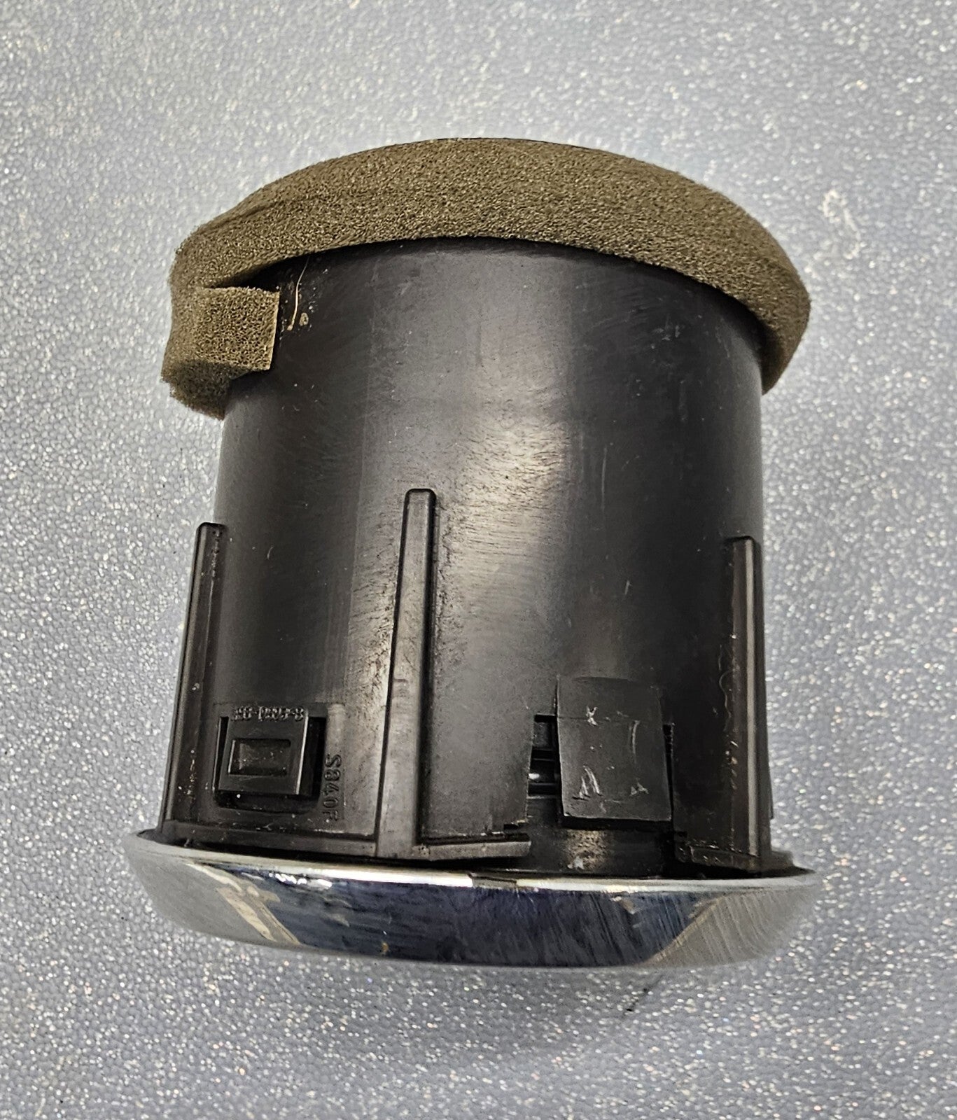 🔥05-09 MUSTANG CENTER DASH AIR VENT HEATER FILTER CONDITIONING TRIM OEM BLACK