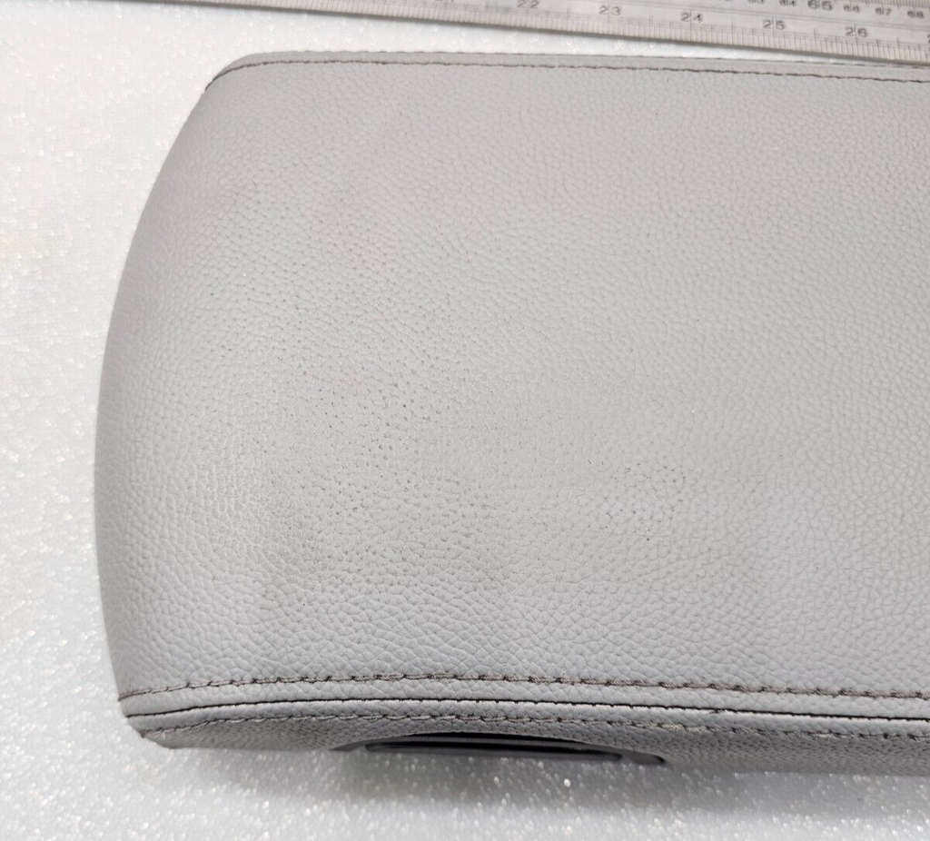 🔥04-09 Dodge DURANGO Center Console ARMREST LID Compartment Top LIGHT GRAY L5