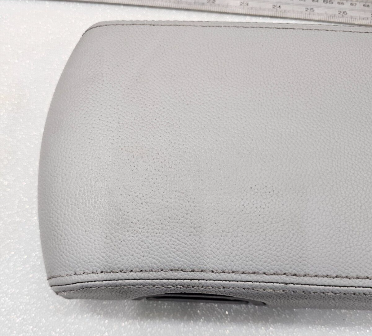 🔥04-09 Dodge DURANGO Center Console ARMREST LID Compartment Top LIGHT GRAY L5