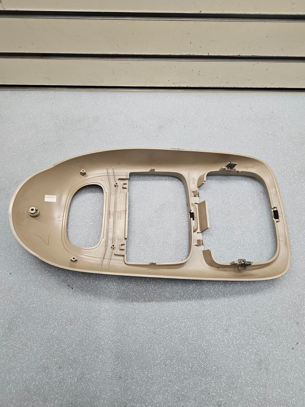 🔥97-03 Ford F150 EXPEDITION Overhead CONSOLE Display Comp STORAGE Frame TAN 08