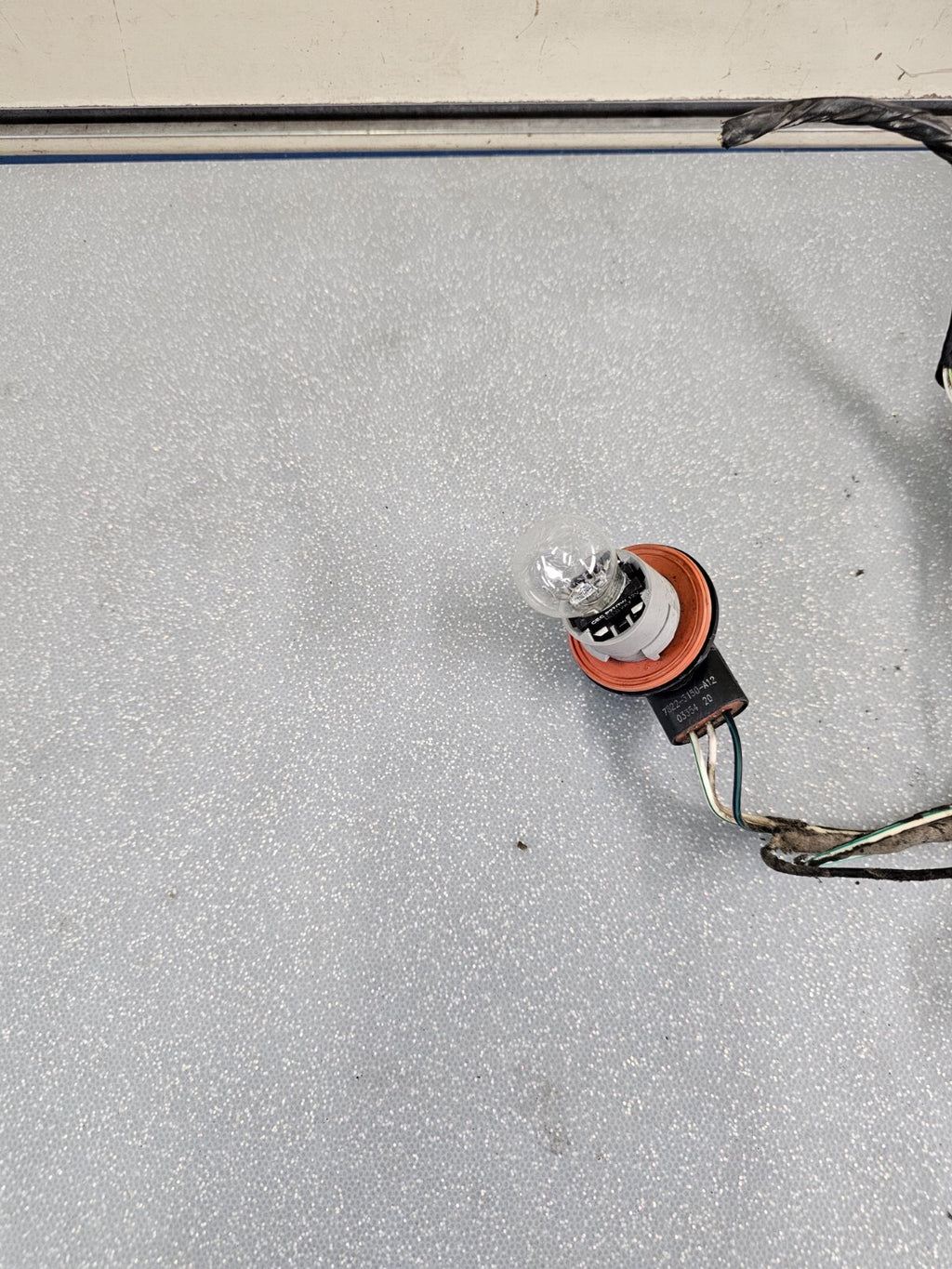 🔥2004 -2008 Chrysler Pacifica left or right tail light wiring harness OEM
