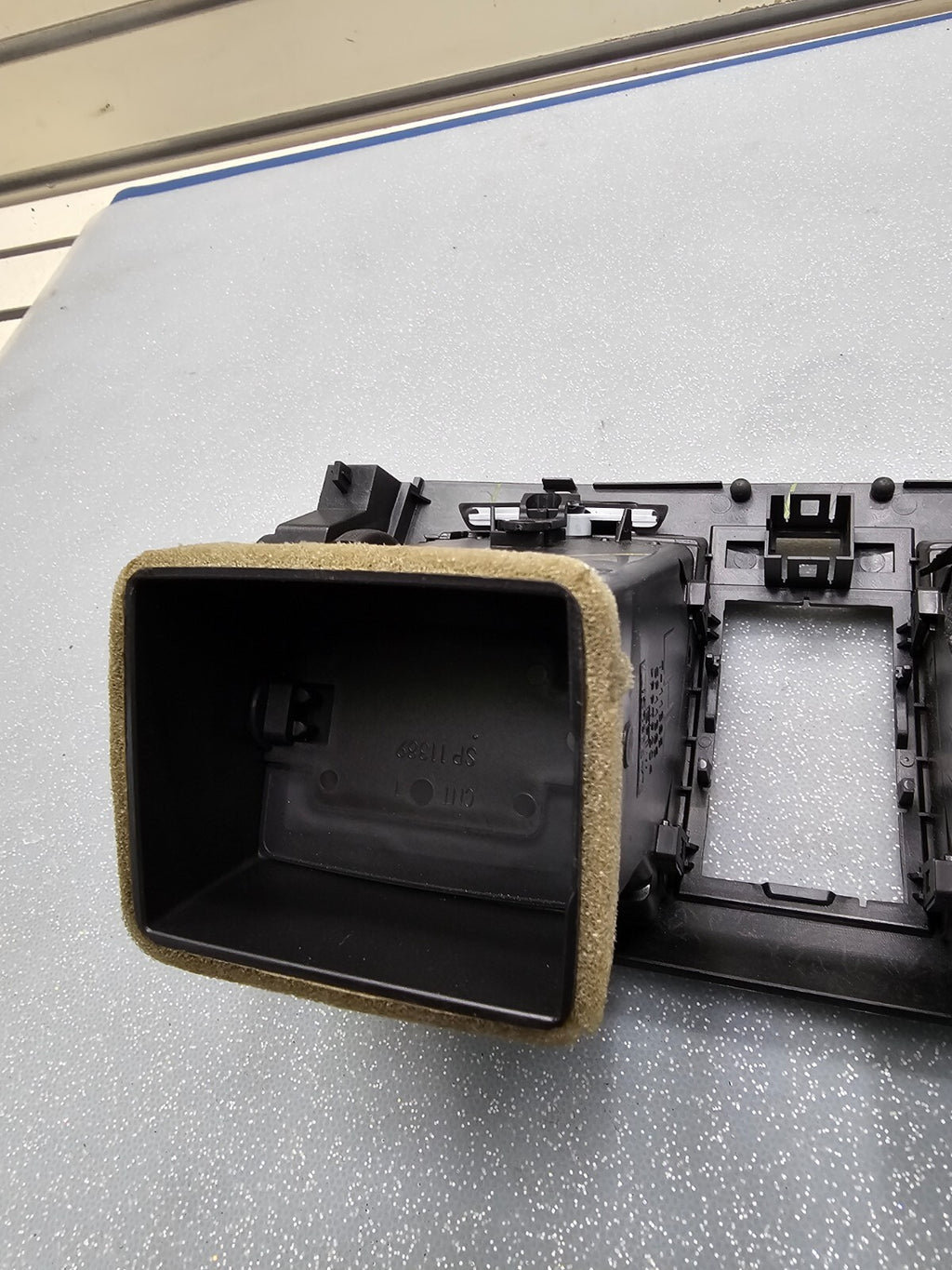 🔥06-11 Cadillac DTS Dash Center Air Vent Heater Filter Trim Bezel Conditioning