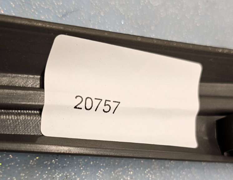 🔥2006-2011 Chevrolet HHR Center Dash Radio Trim w Vents B37 black