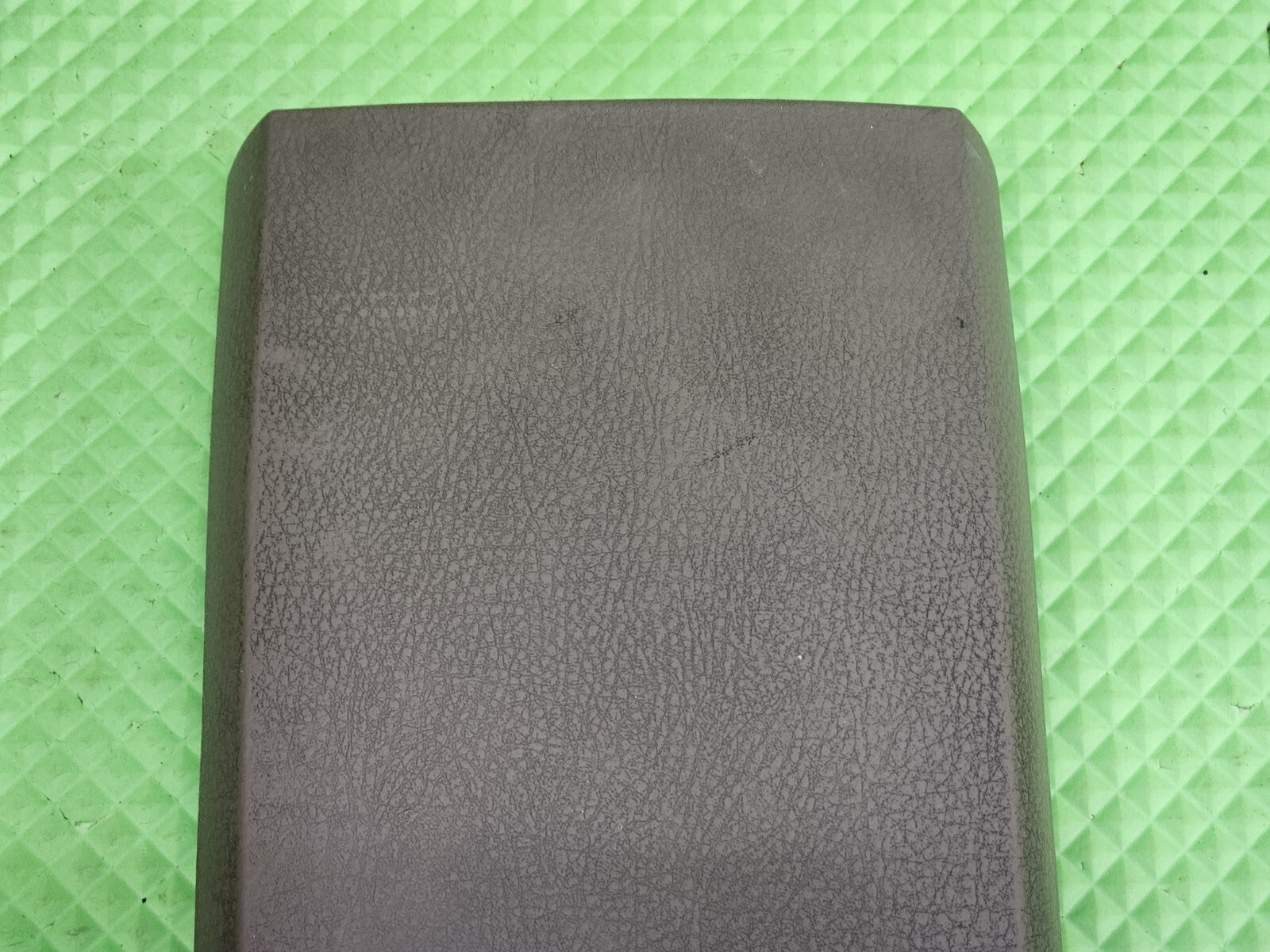 2002-2005 FORD EXPLORER Mercury Mountaineer Armrest Assembly Dark Gray