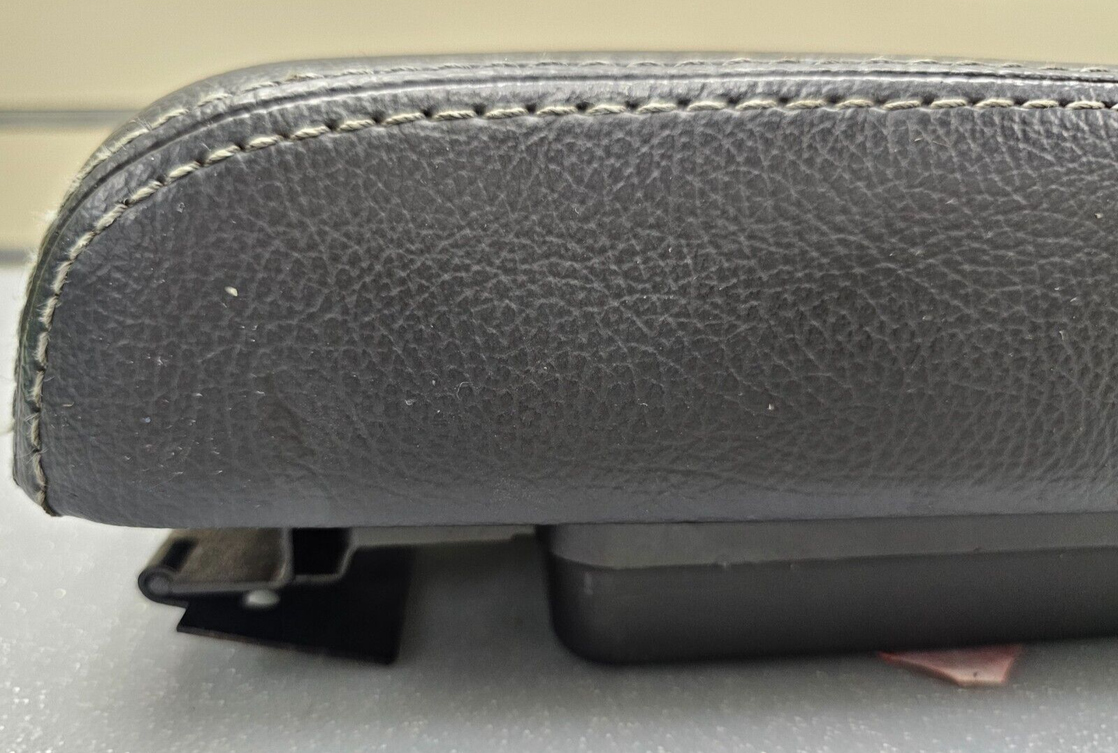 10-12 Fusion Milan Front Center Console Lid Armrest Cover Top Pad Assembly Black