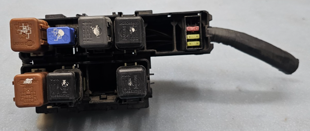 🔥04-07 NISSAN ARMADA INFINITI QX56 BCM FUSE BOX RELAY JUNCTION BOX OEM