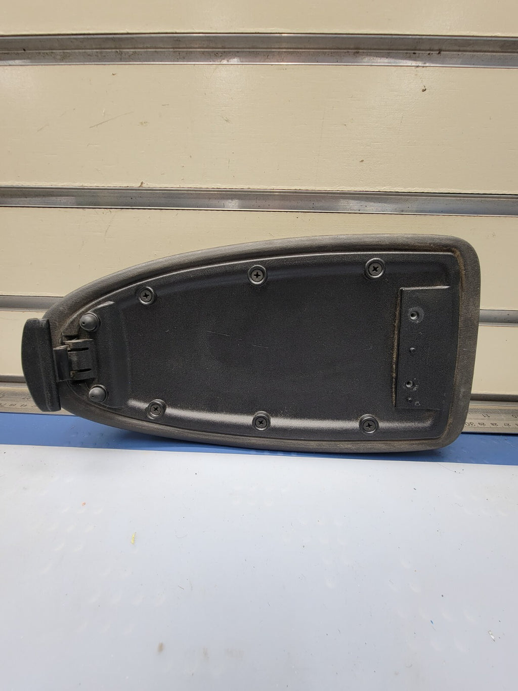 🔥2000-2007 FORD FOCUS CENTER CONSOLE LID ARM RESTER LID TBLACK