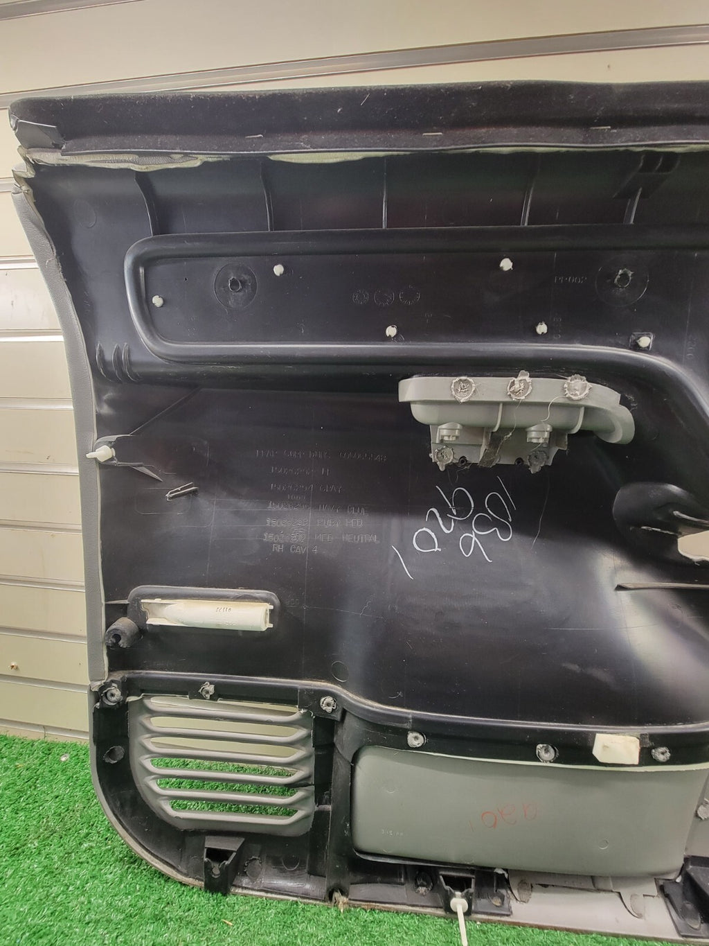 🔥95-99 Chevy GMC Silverado C/K DOOR PANEL Front Passenger Right Gray OEM D2