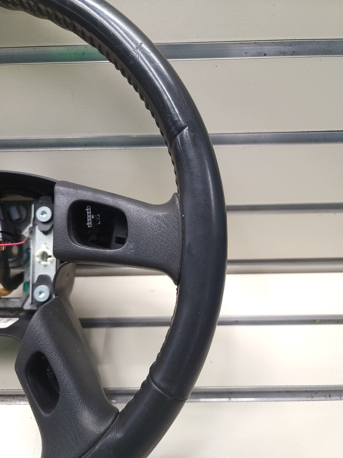 🔥03-06 SILVERADO SIERRA YUKON TAHOE SUBURBAN STEERING WHEEL LEATHER BLACK