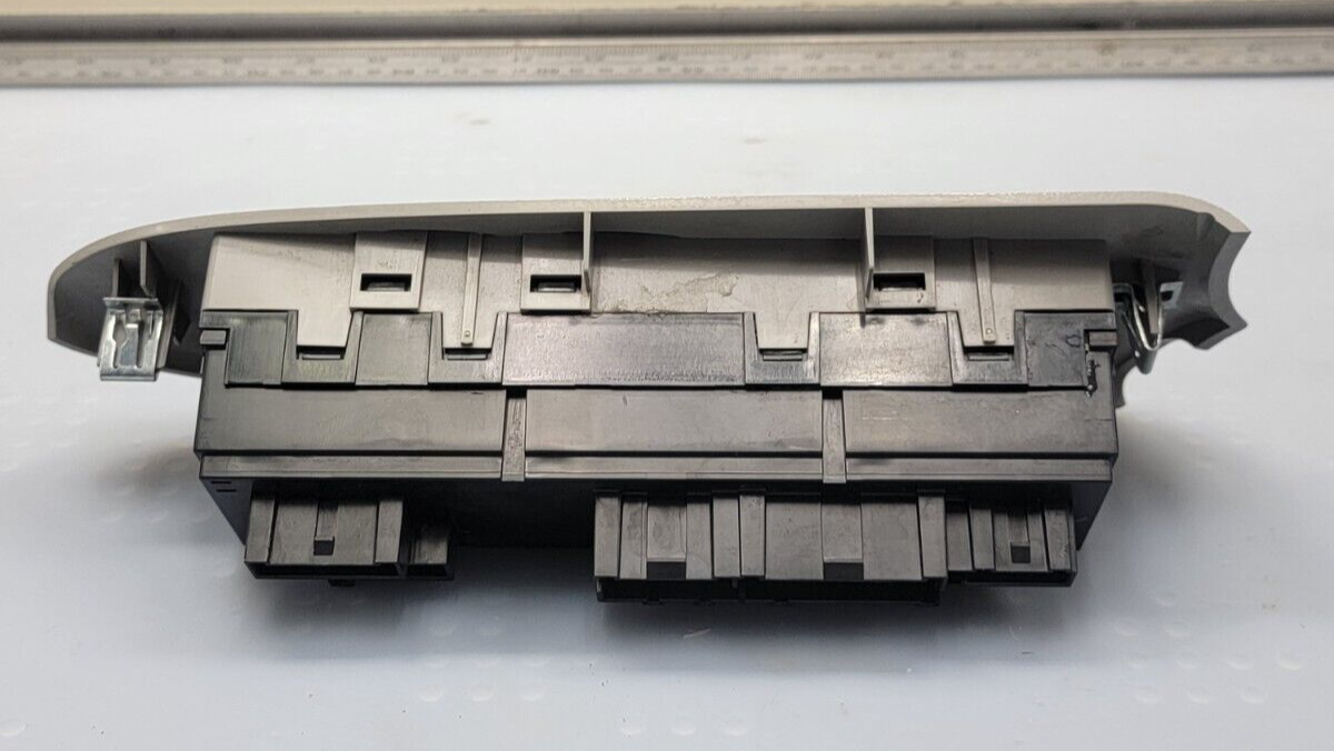 🔥06-09 Chevy TRAILBLAZER Window Switch Front LEFT Master Driver Side LIGHT grey