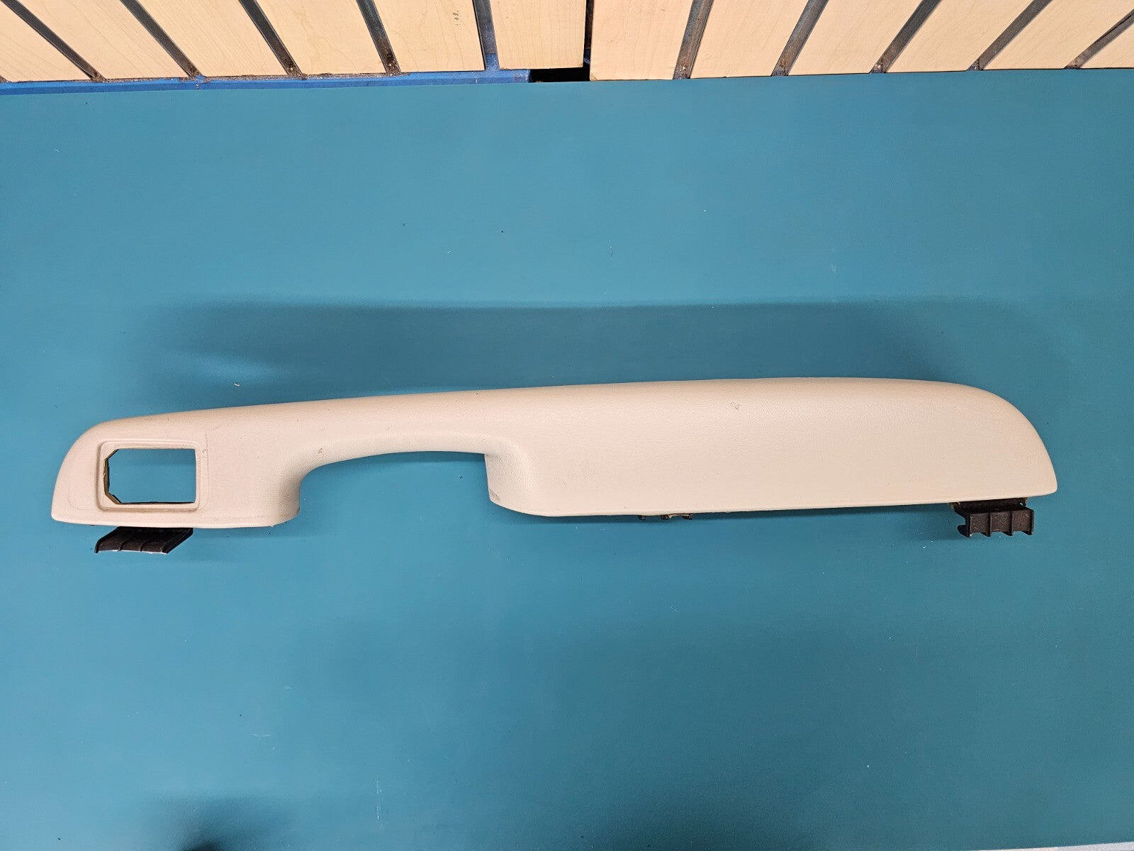🔥99-06 Silverado SIERRA TAHOE Door Panel ARMREST Rear LEFT Handle LIGHT TAN H3
