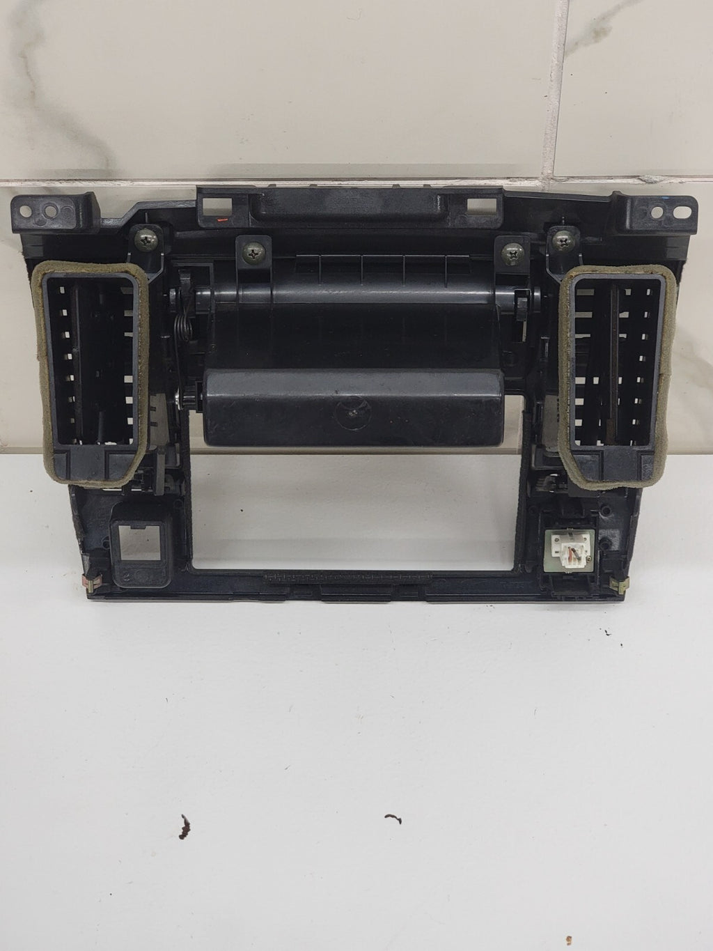 🔥2007-2012Nissan VERSA Dash Radio Bezel GRAY B74