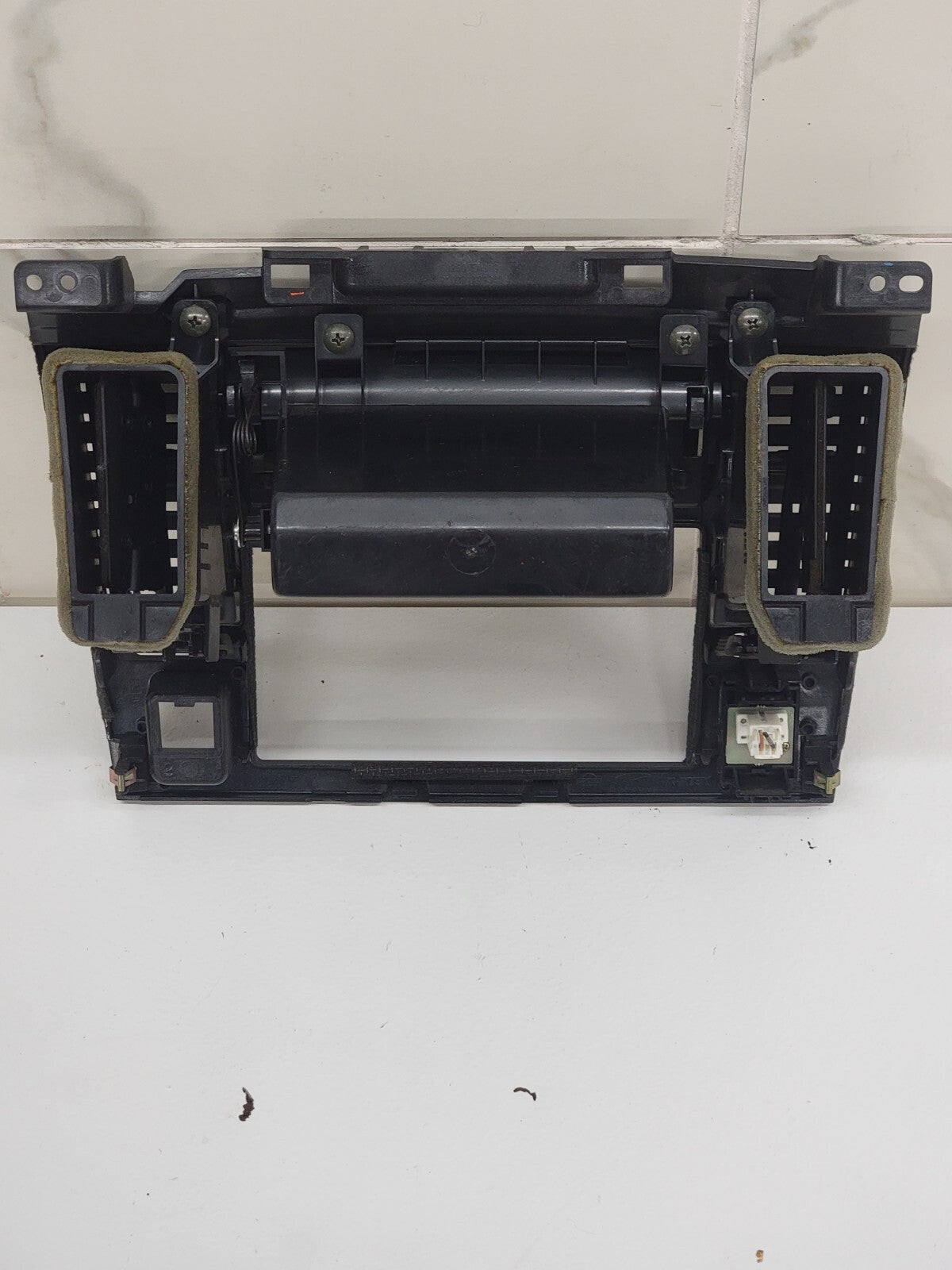 🔥2007-2012Nissan VERSA Dash Radio Bezel GRAY B74