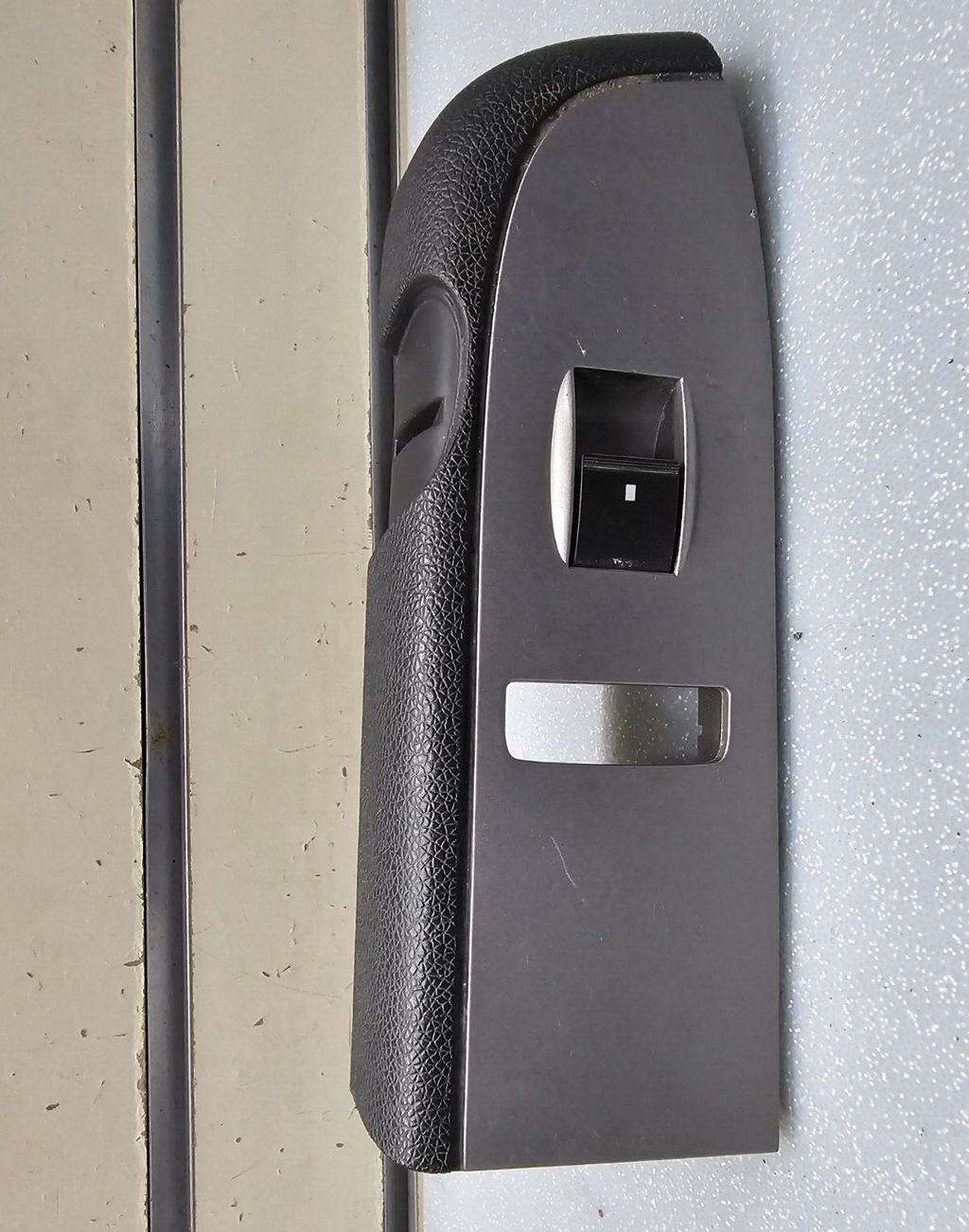 07-10 CHEVY SILVERADO GMC PASSENGER RIGHT SIDE POWER WINDOW SWITCH SILVER WS47