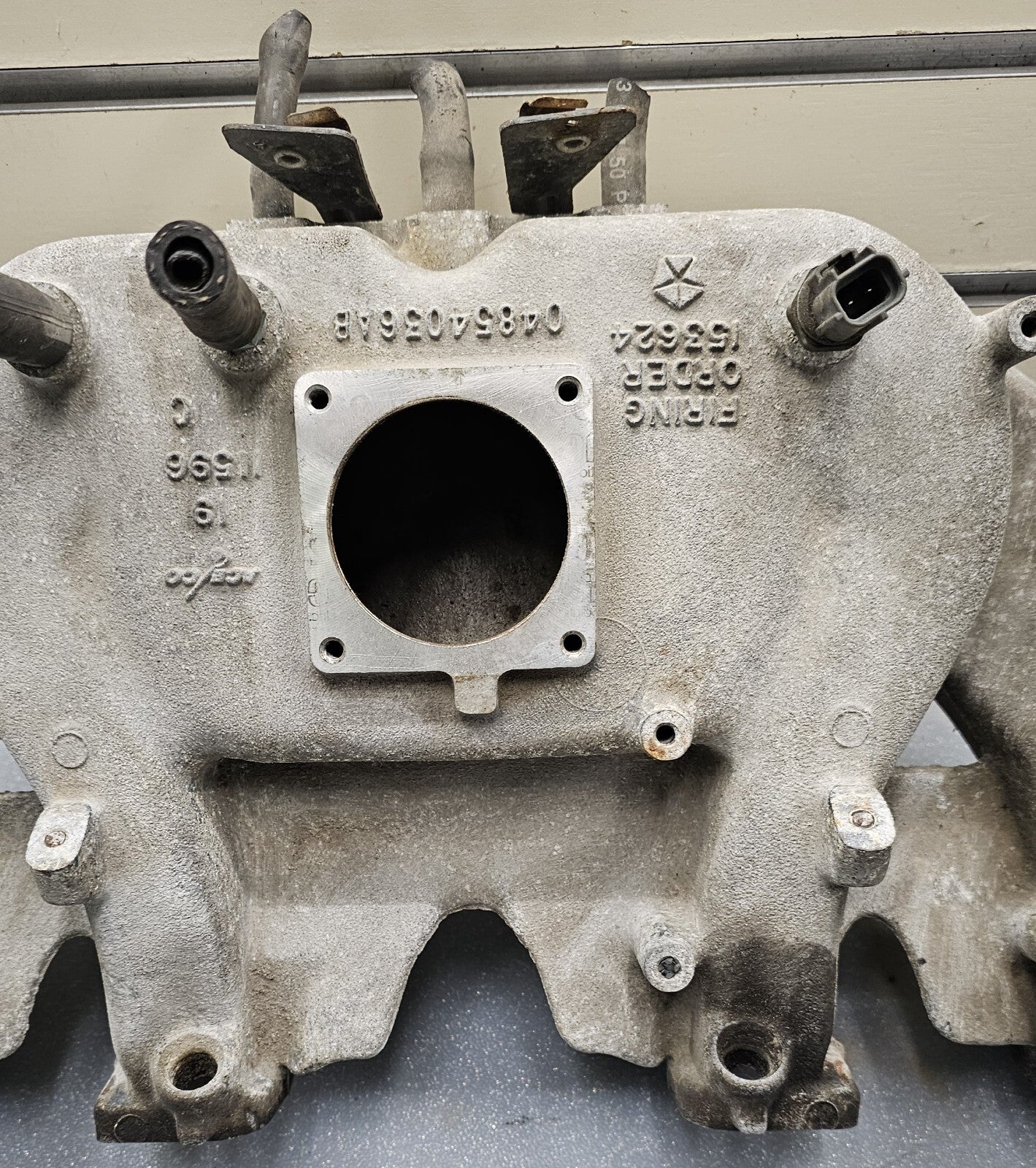 91-06 Jeep Cherokee Wrangler TJ 4.0 High Output Plenum Bare Intake Manifold OEM