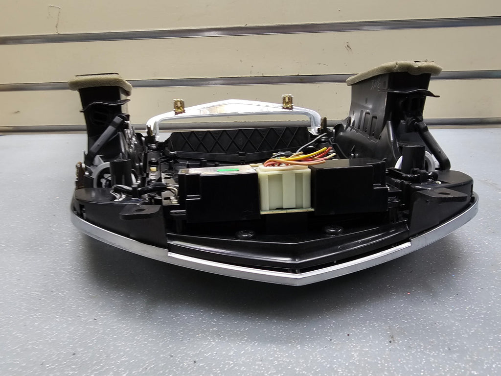 10-12 CADILLAC SRX CENTER DASH RADIO CLIMATE CONTROL SURROUND BEZEL PANEL SILVER