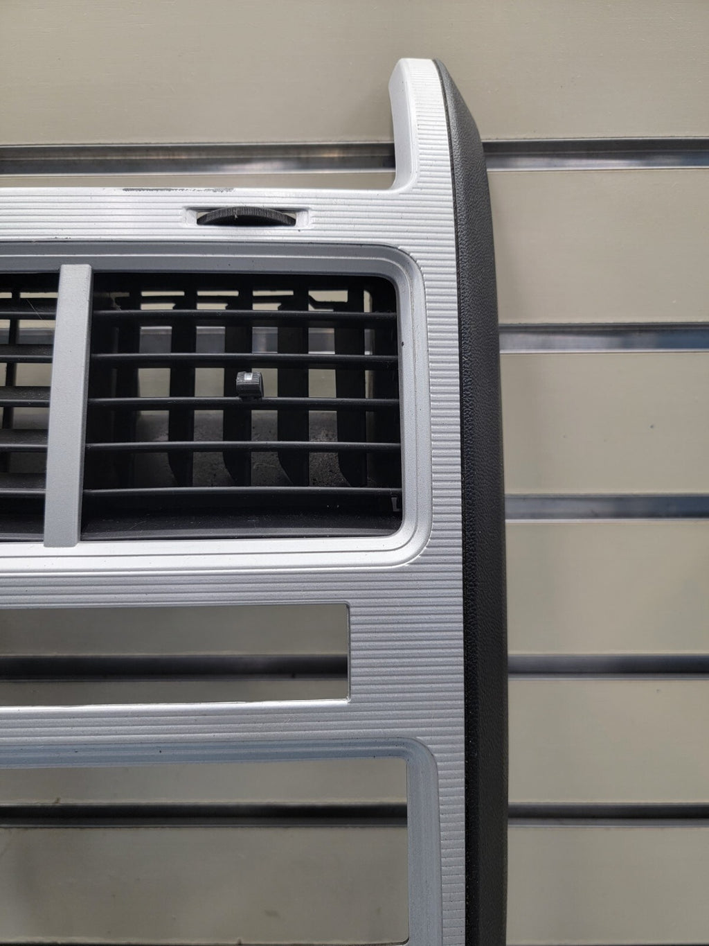 🔥09-10 DODGE JOURNEY Center DASH RADIO TRIM BEZEL Climate Vents OEM silver