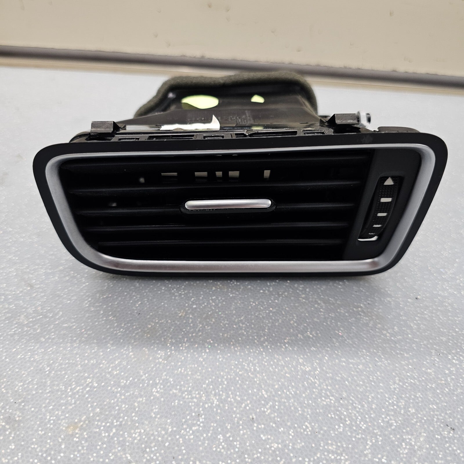 🔥11-18 VW Volkswagen Jetta Right Passenger Center Dash AC Air Vent Heater Trim