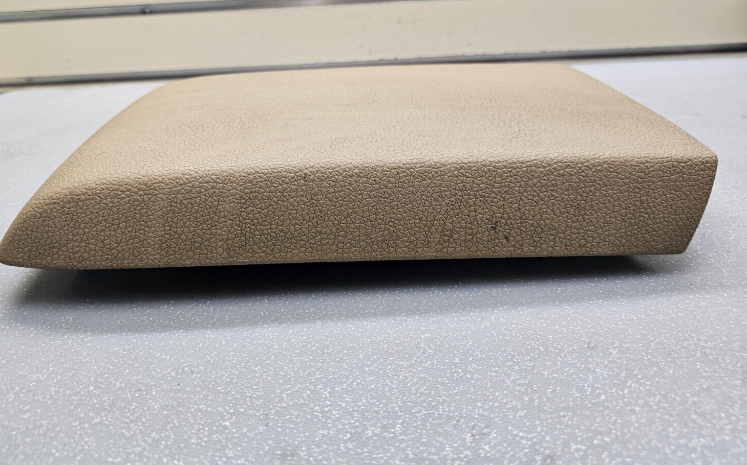 🔥06-09 EXPLORER MERCURY MOUNTINEER CENTER CONSOLE ARM RESTER LID COVER TAN OEM