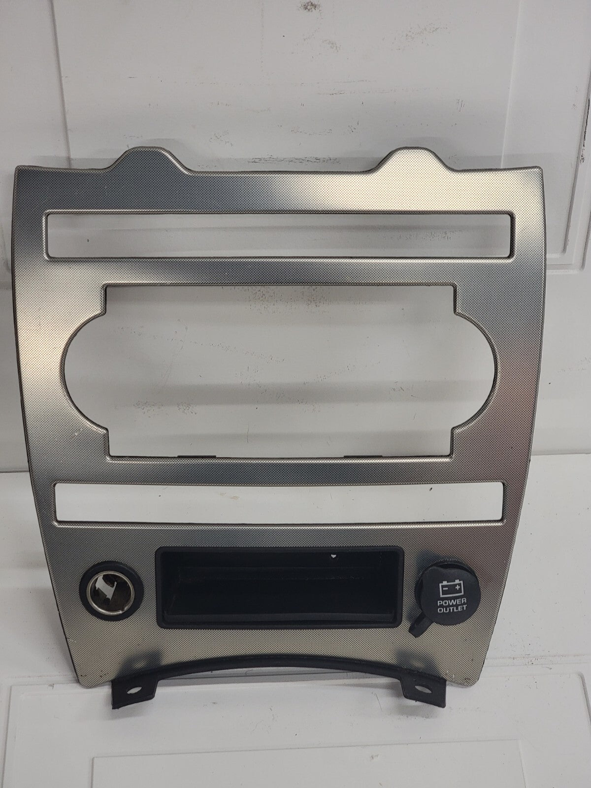 🔥2005-2006 JEEP GRAND CHEROKEE DASH PANEL RADIO SURROUND TRIM BEZEL OEM B70