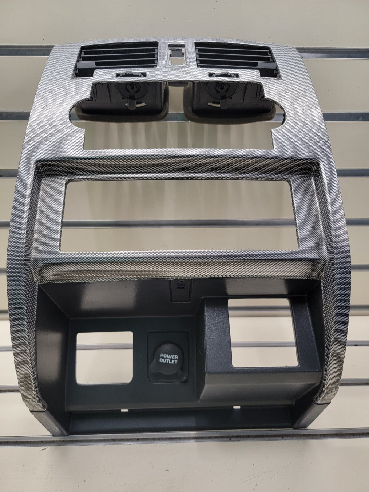 05-07 Dodge DAKOTA Center Dash RADIO BEZEL AC Vents Trim Carbon Silver B12