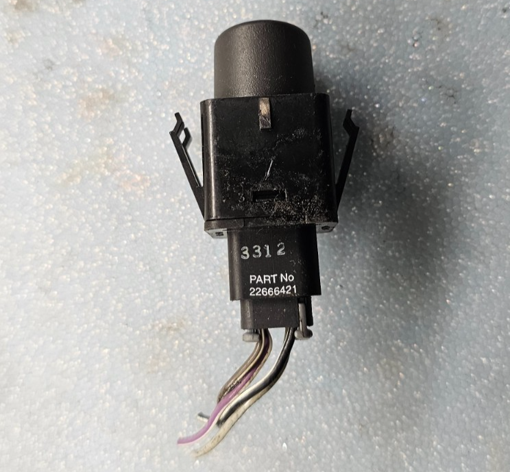 03-05 Saturn Ion Fog Light Foglight Lamp Traction Control Switch Assembly Black