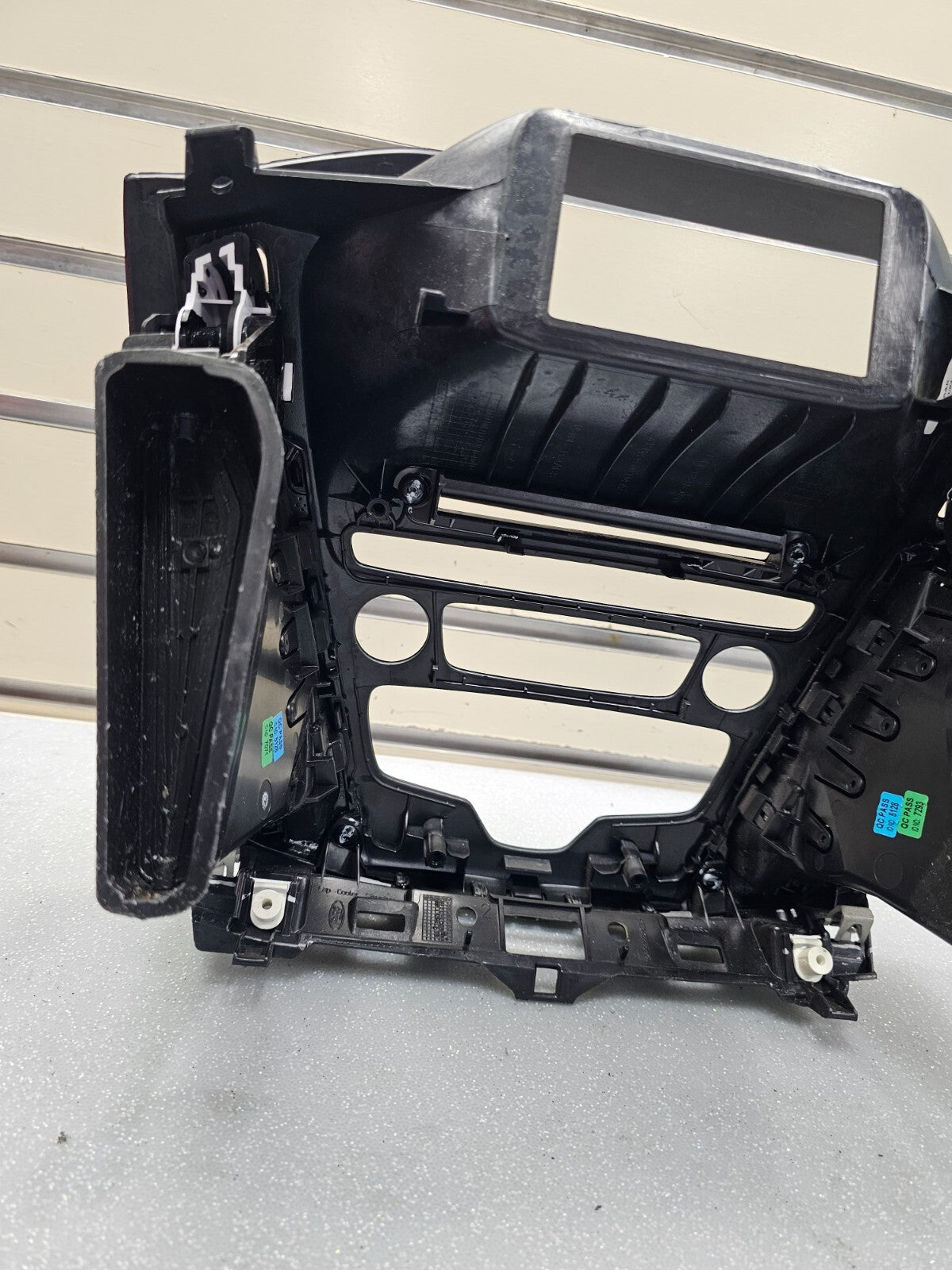 🔥14-16 FORD TRANSIT CENTER DASH RADIO DISPLAY CLIMATE SURROUND BEZEL TRIM BLACK