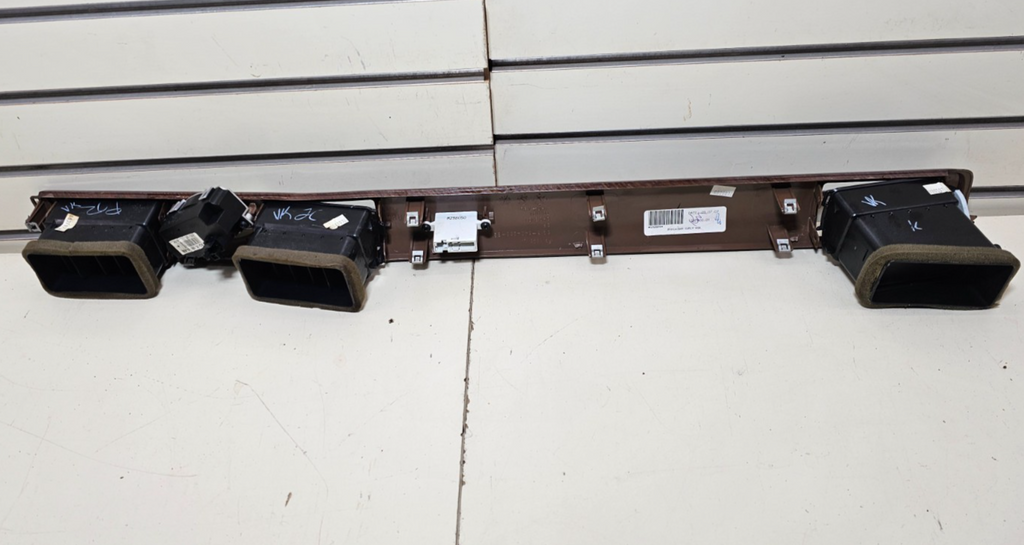 🔥05-09 Five Hundred Taurus Sable Interior Center Dash Panel Bezel Trim Wood