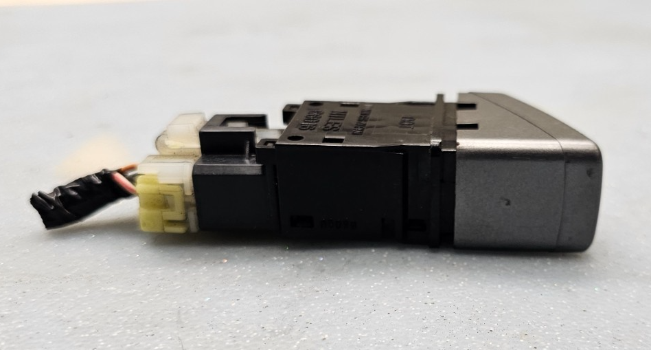 🔥00-04 Nissan Almera Maxima Hazard Warning Switch Button Silver