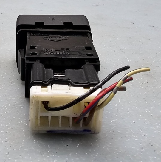 04-15 Armada Titan Hazard Emergency Warning Light Button Control Switch Assembly