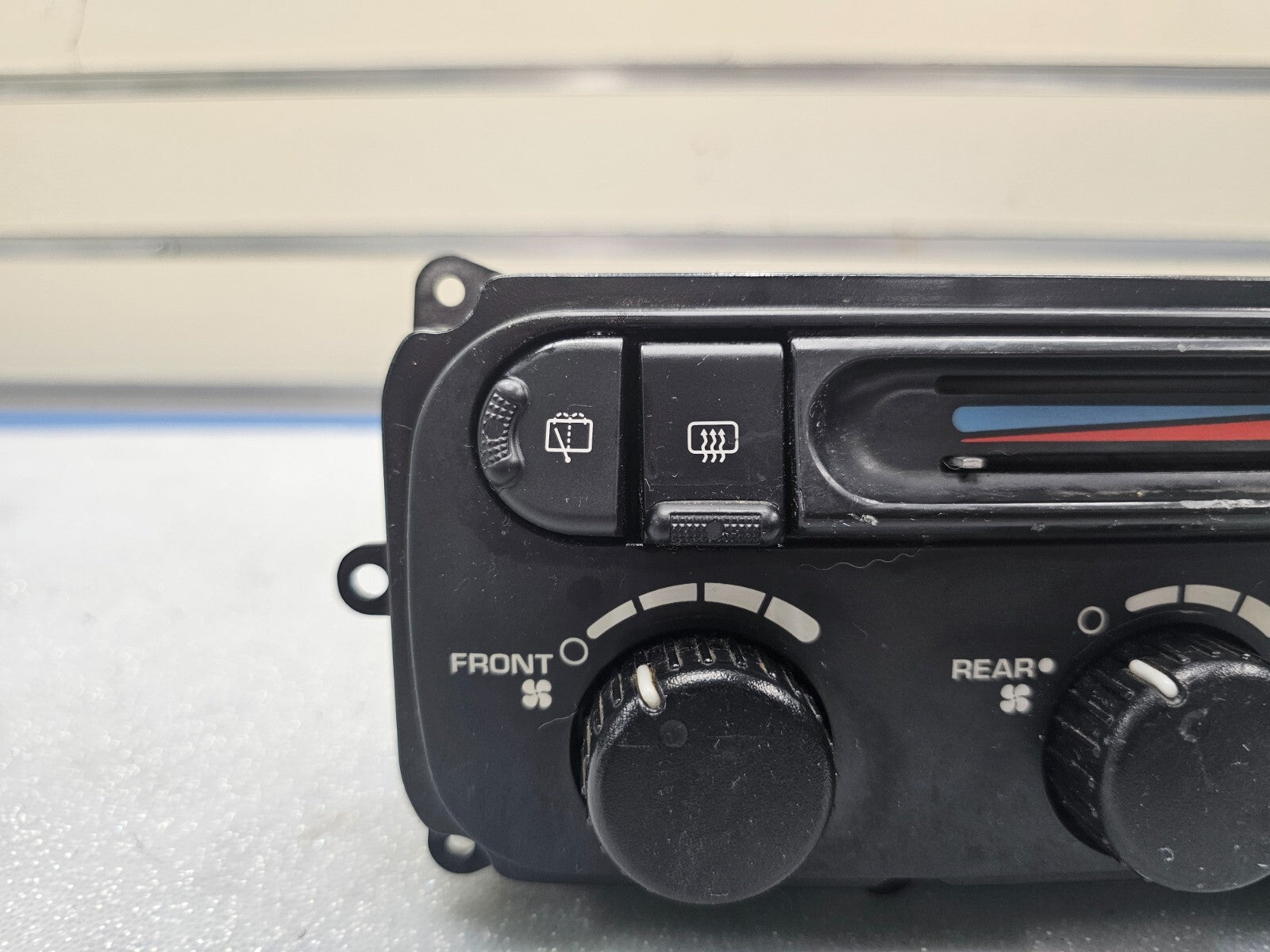 04-07 Dodge Caravan Town Country Dash AC Climate Temperature Heater Control OEM