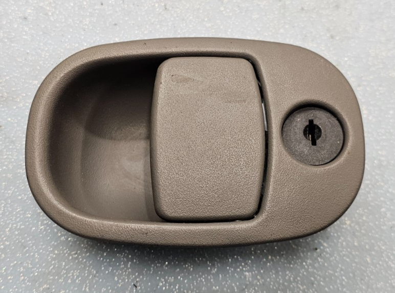 🔥02-05 TRAILBLAZER ENVOY RAINIER GLOVE BOX COMPARTMENT LATCH HANDLE DARK GRAY